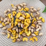 مخلوط بادام هندی و پسته نمکی اکبری